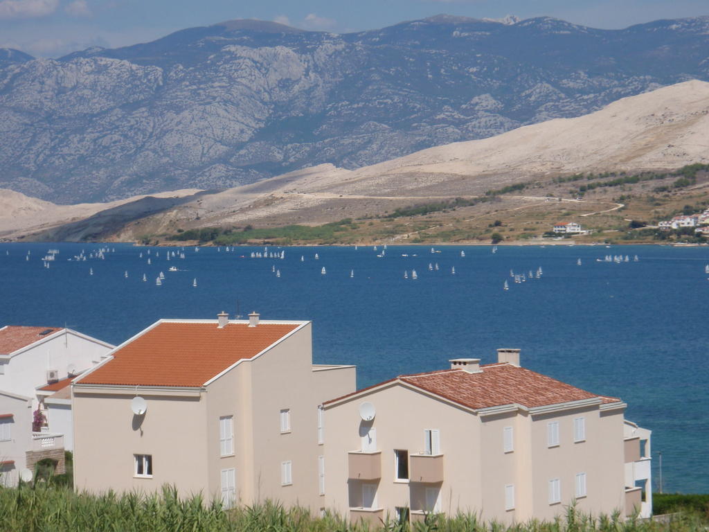 Apartments Ariana Pag Town Oda fotoğraf